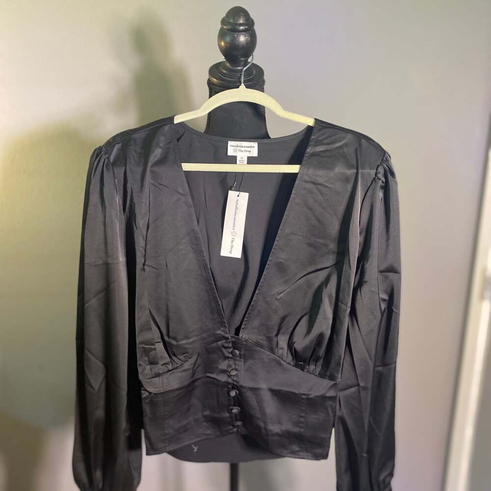 Women’s Size 2X‎ Stretch Satin V-Neck Puff Sleeve Blouse NWT